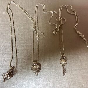 Vantel Pearls Silver Necklace Trio